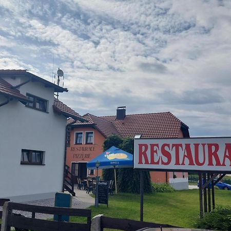 Penzion A Restaurace U Strnada Klatovy Kültér fotó