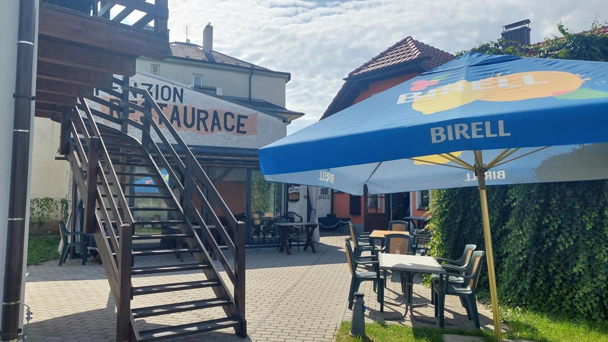 Penzion A Restaurace U Strnada Klatovy Kültér fotó