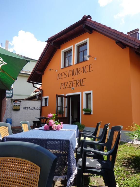 Penzion A Restaurace U Strnada Klatovy Kültér fotó